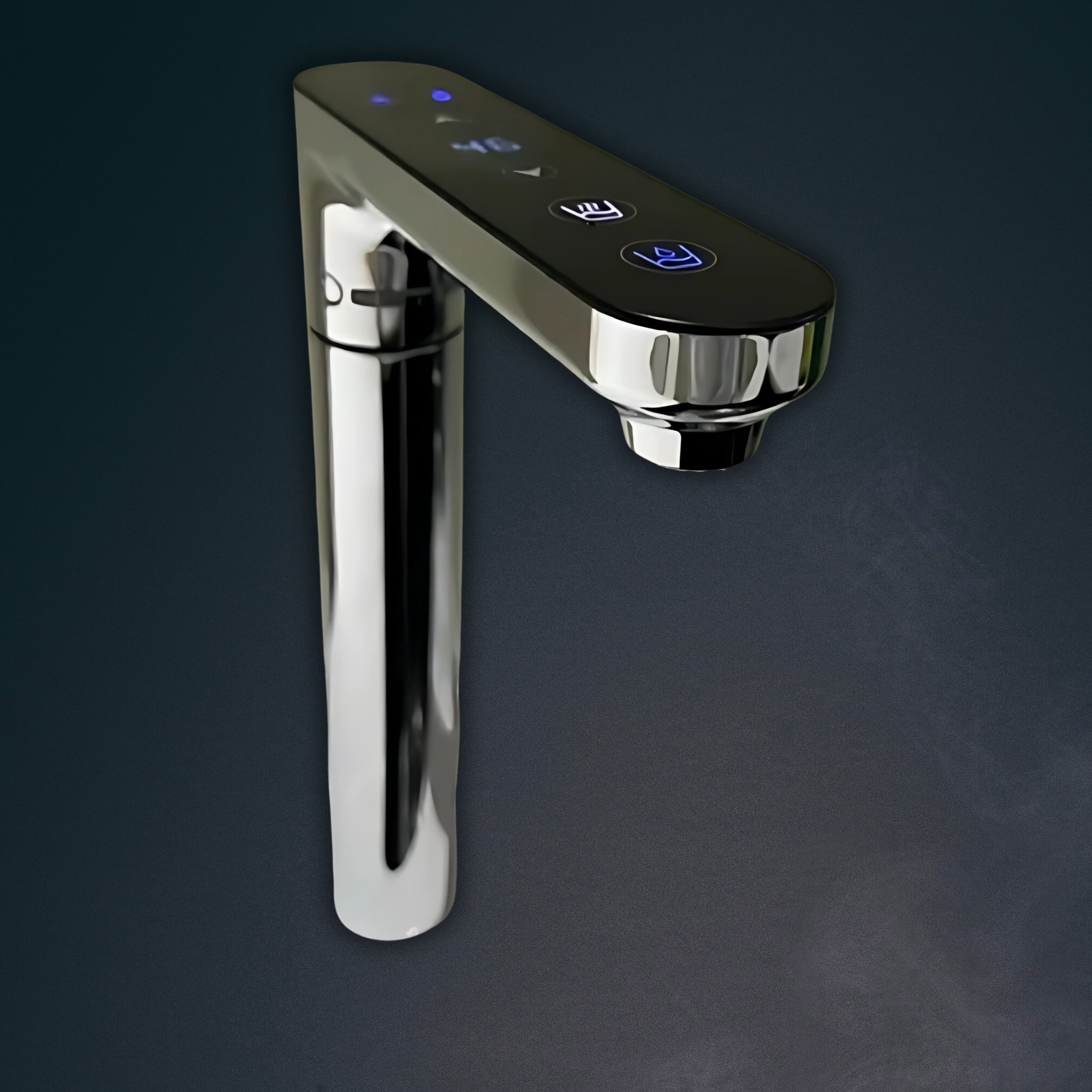 Ein moderner, glänzender Wasserhahn mit Touch-Bedienfeld, mehreren beleuchteten Symbolen und Dampf im Hintergrund.